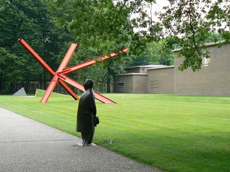 1024px-Entrance_Kröller-Müller_Museum
